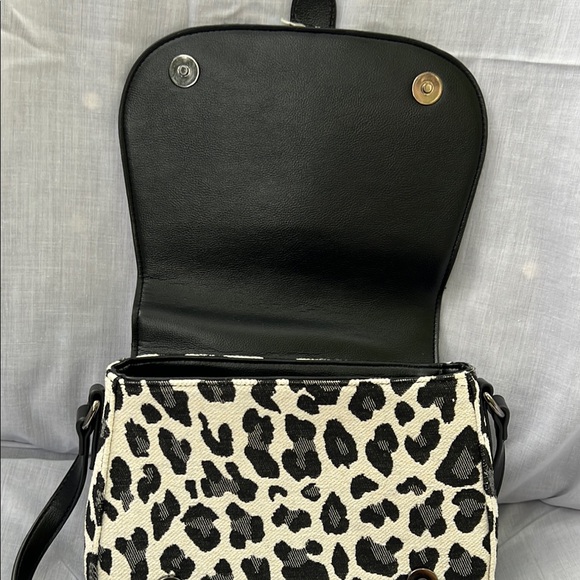 Leopard Print Black and White Shoulder Bag - Picture 6 of 11
